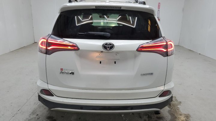 Toyota RAV4 LIMITED 2016