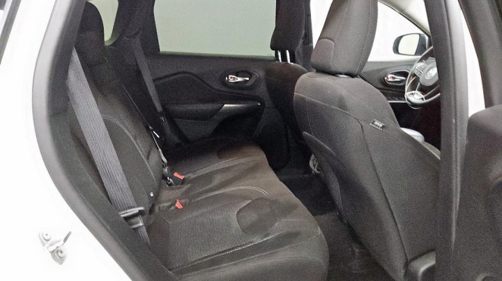 JEEP Cherokee LATITUDE 2019
