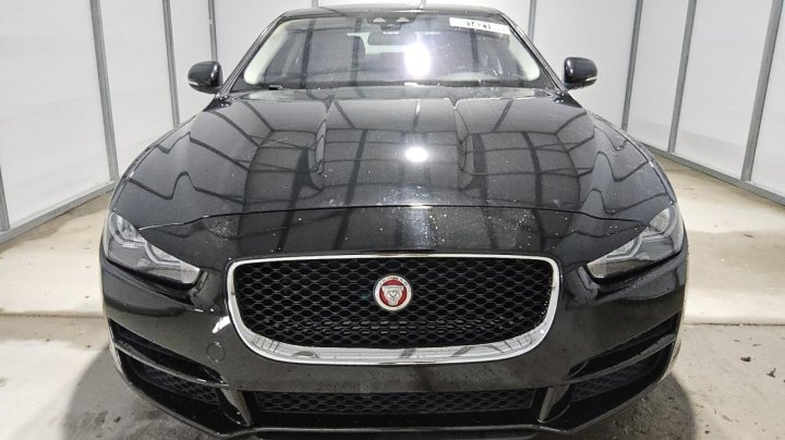 Jaguar XE  2018