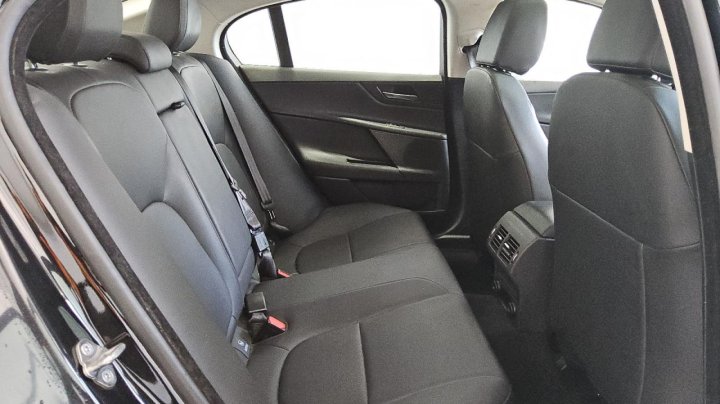 Jaguar XE  2018