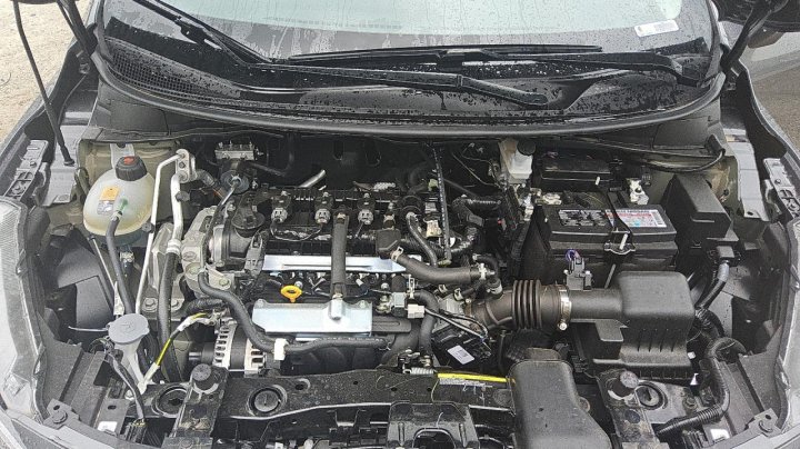 Nissan Versa S 2025