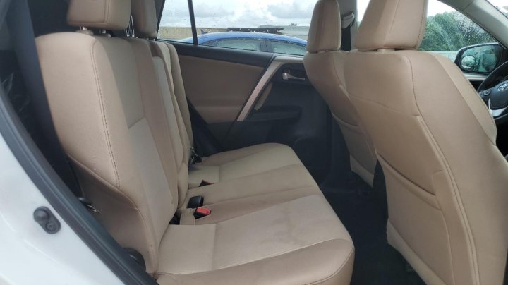 Toyota RAV4 XLE 2015