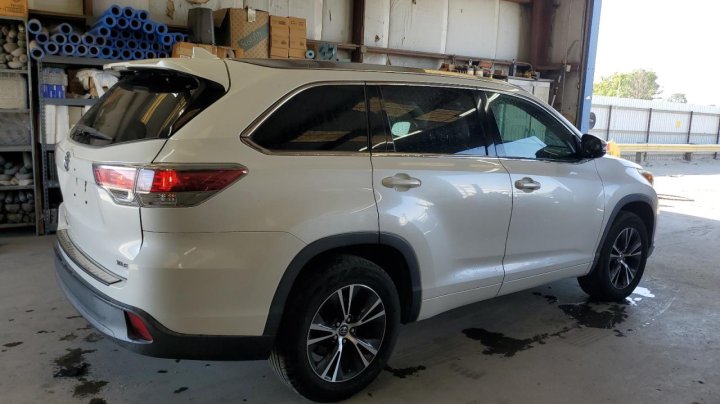 Toyota Highlander XLE 2016