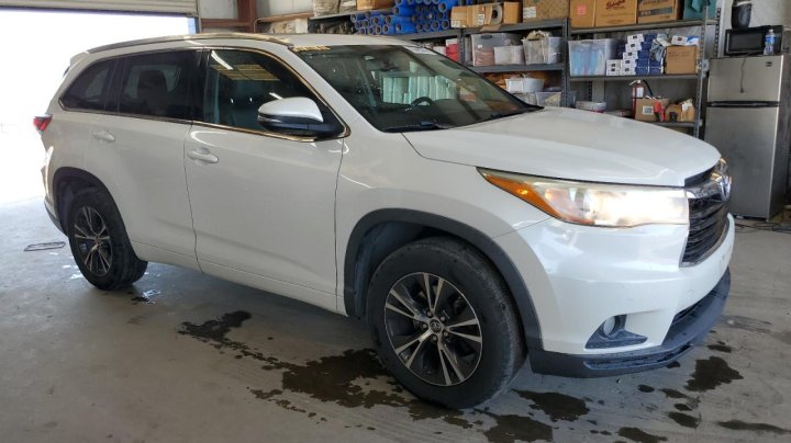 Toyota Highlander XLE 2016
