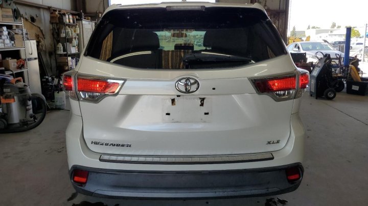 Toyota Highlander XLE 2016