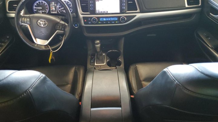 Toyota Highlander XLE 2016