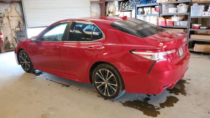 Toyota Camry SE 2020