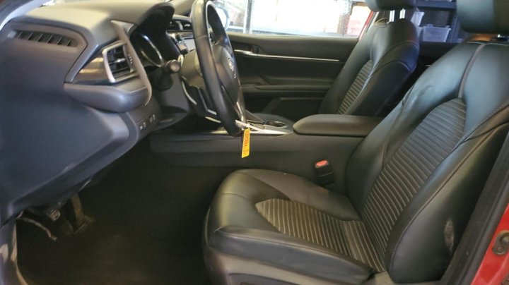Toyota Camry SE 2020