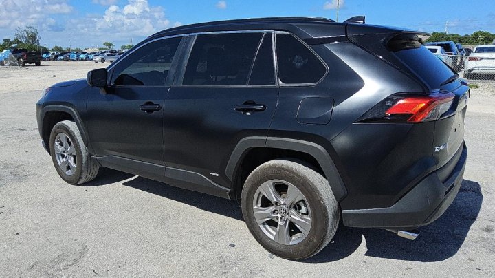 Toyota RAV4 LE 2024