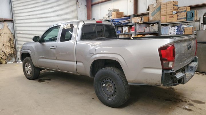 Toyota TACOMA ACCESS CAB 2018