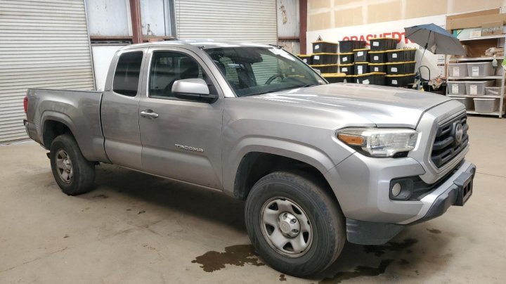 Toyota TACOMA ACCESS CAB 2018