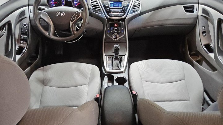 Hyundai Elantra  2016