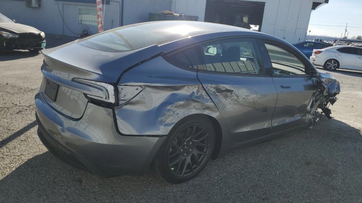 Tesla Model 3  2025