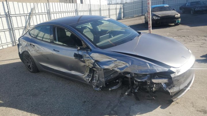 Tesla Model 3  2025