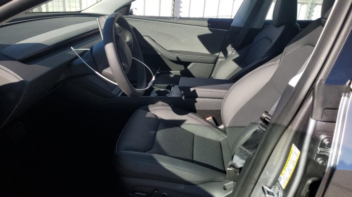 Tesla Model 3  2025