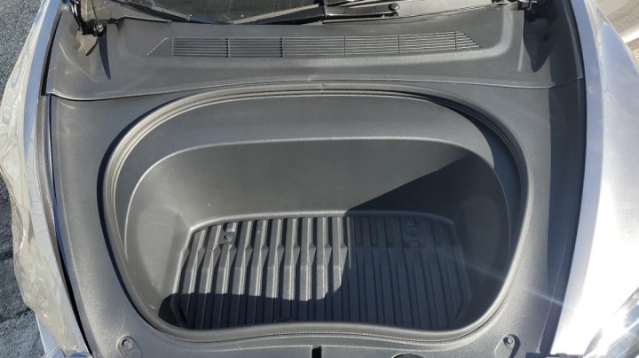Tesla Model 3  2025