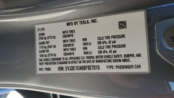 Tesla Model 3  2025