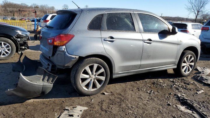 Mitsubishi OUTLANDER SPORT  2015