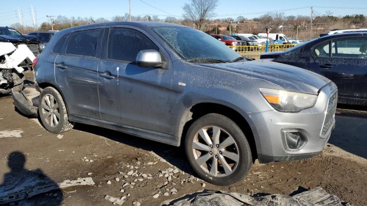 Mitsubishi OUTLANDER SPORT  2015