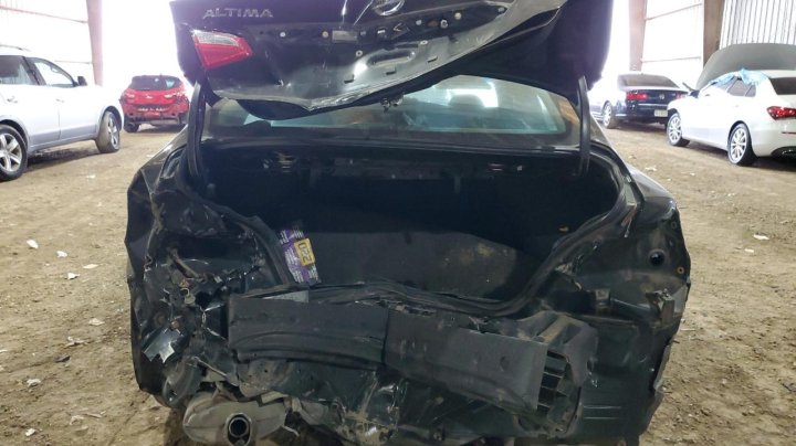 Nissan Altima  2016