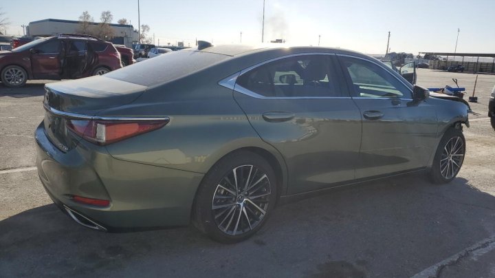 Lexus ES  2024