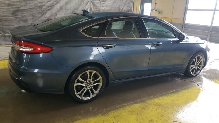 Ford FUSION  2019