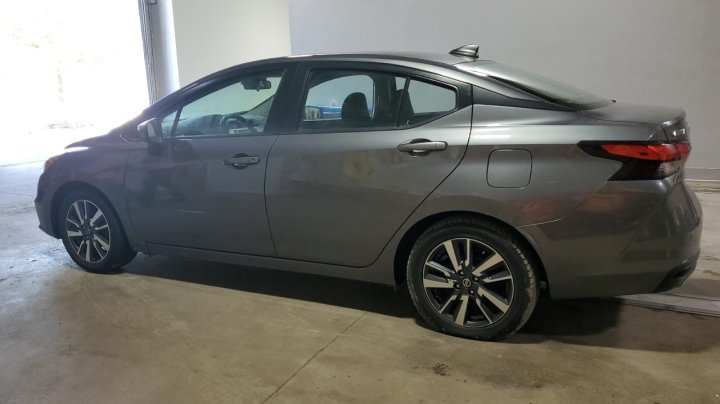 Nissan Versa  2021