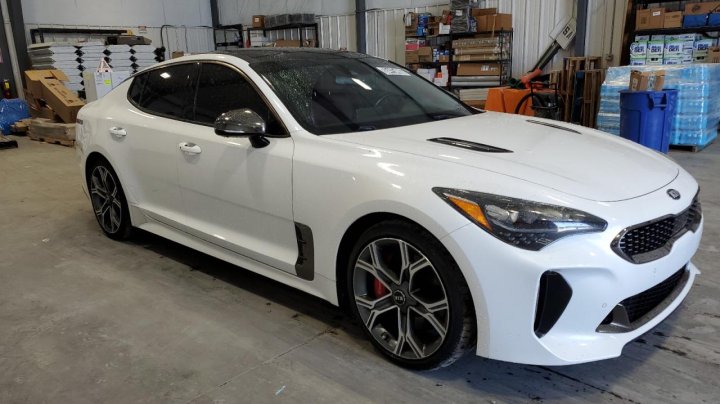 KIA STINGER  2019