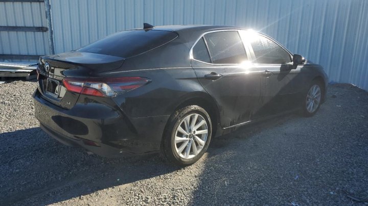 Toyota Camry  2023