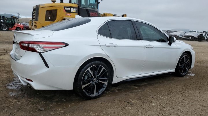 Toyota Camry  2018