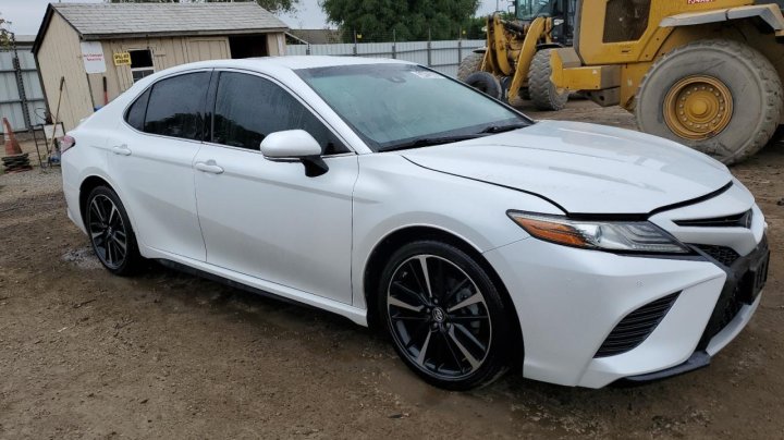 Toyota Camry  2018