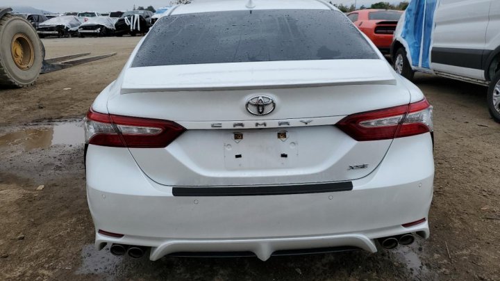 Toyota Camry  2018