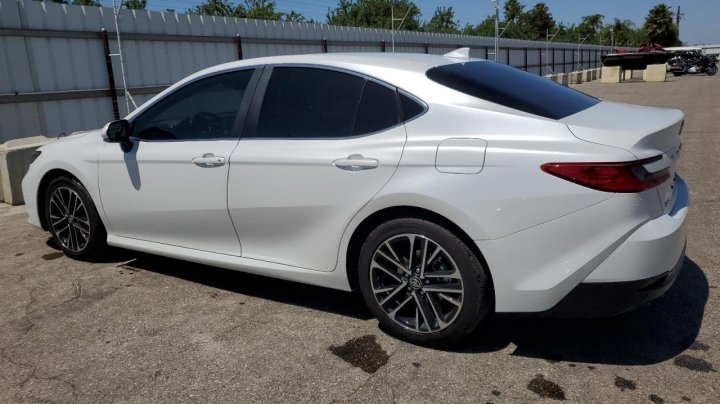 Toyota Camry  2025