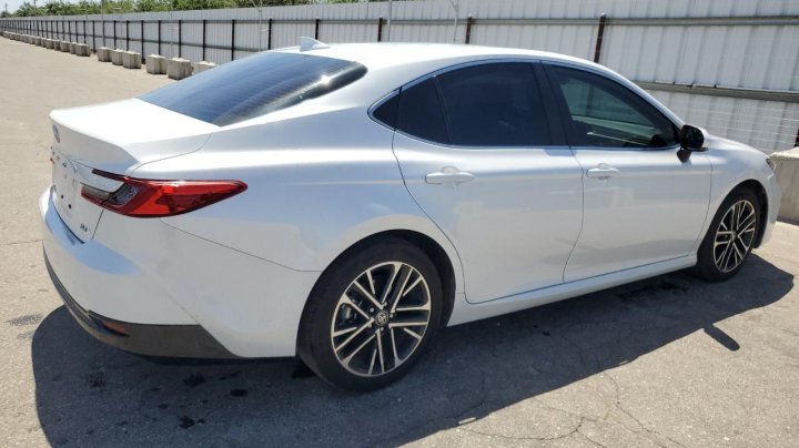 Toyota Camry  2025