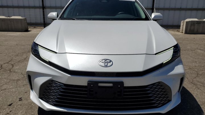Toyota Camry  2025
