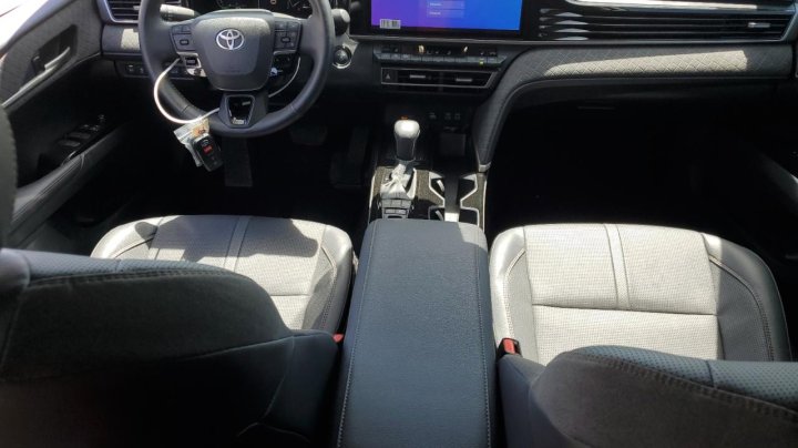 Toyota Camry  2025