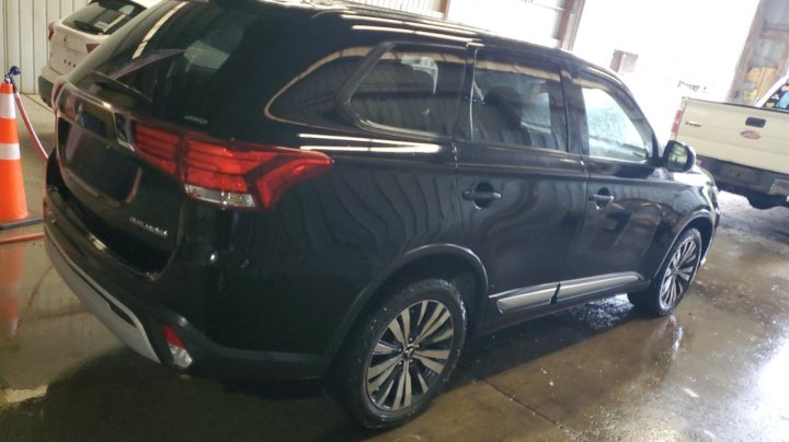 Mitsubishi Outlander  2019