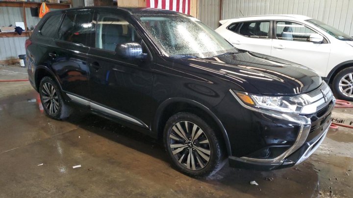 Mitsubishi Outlander  2019