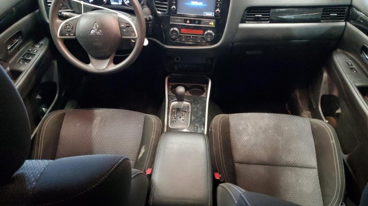 Mitsubishi Outlander  2019