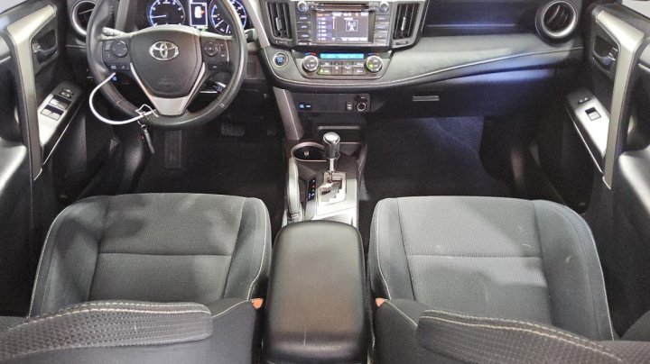Toyota RAV4  2018