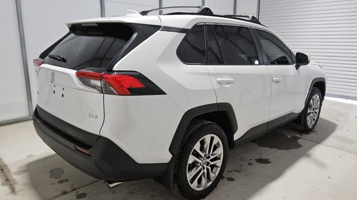 Toyota RAV4  2024