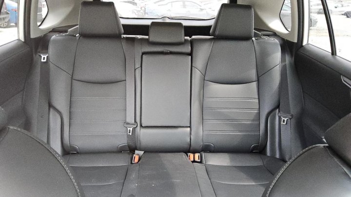 Toyota RAV4  2024
