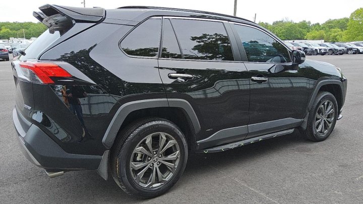 Toyota RAV4  2022