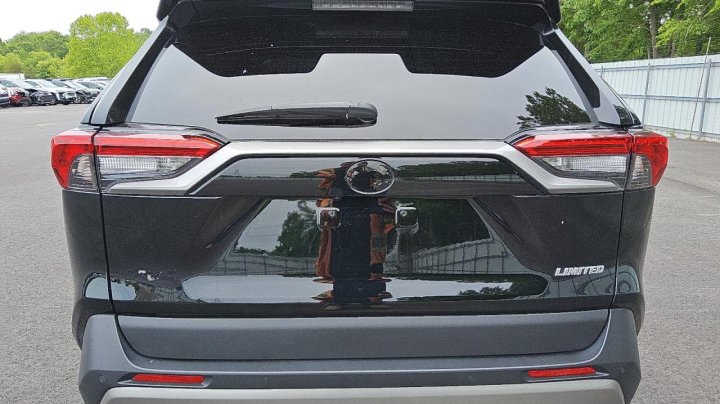 Toyota RAV4  2022