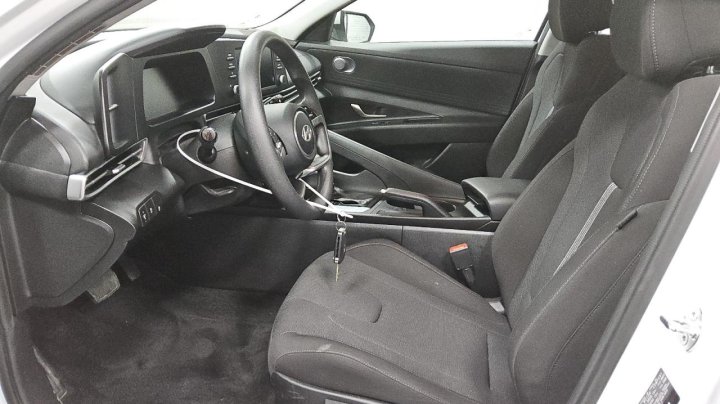 Hyundai Elantra  2024