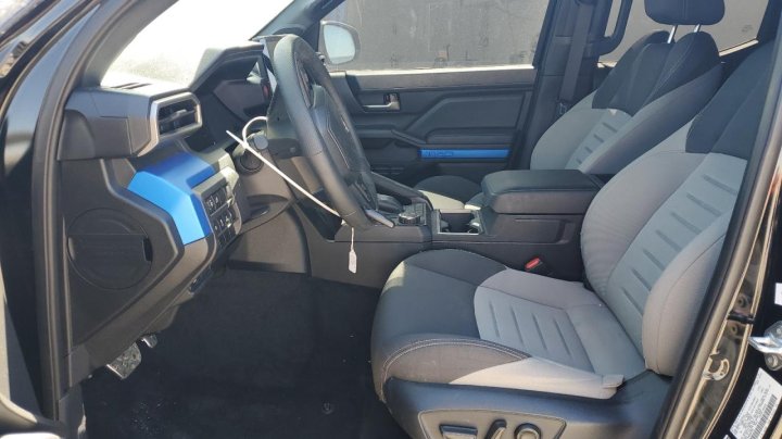 Toyota TACOMA  2024