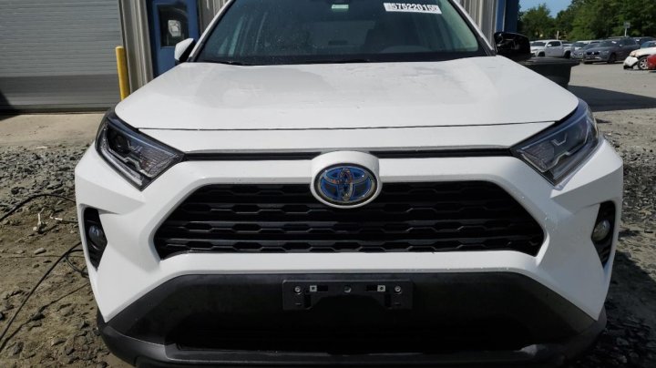 Toyota RAV4  2021