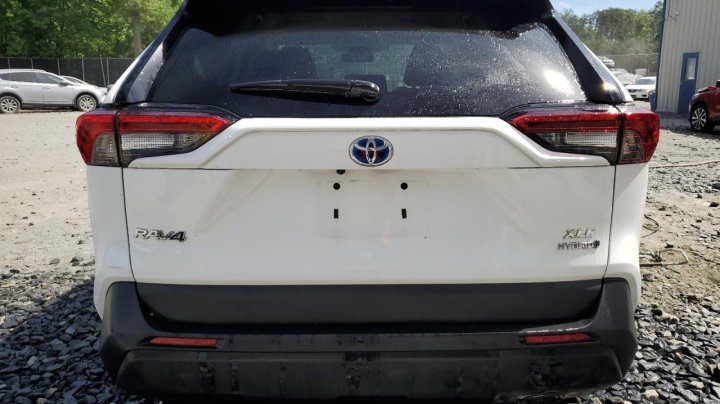 Toyota RAV4  2021