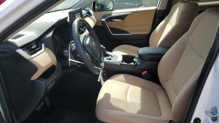 Toyota RAV4  2021