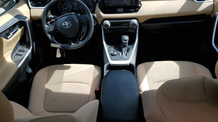Toyota RAV4  2021
